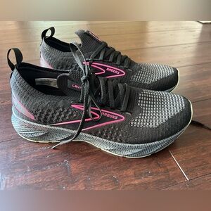 Brooks Levitate 6 StealthFit